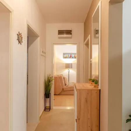 Ranko Apartament Zavalatica